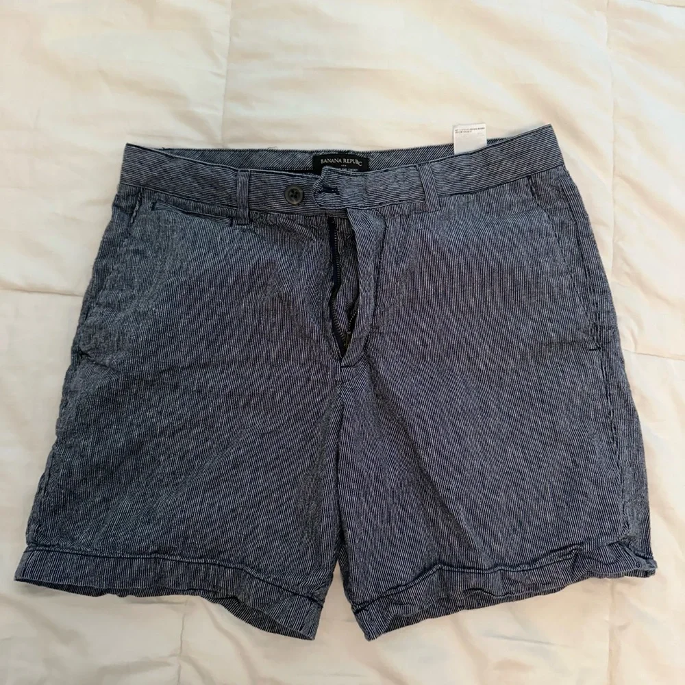 Banana Republic Navy and White Striped Linen-Blend Shorts